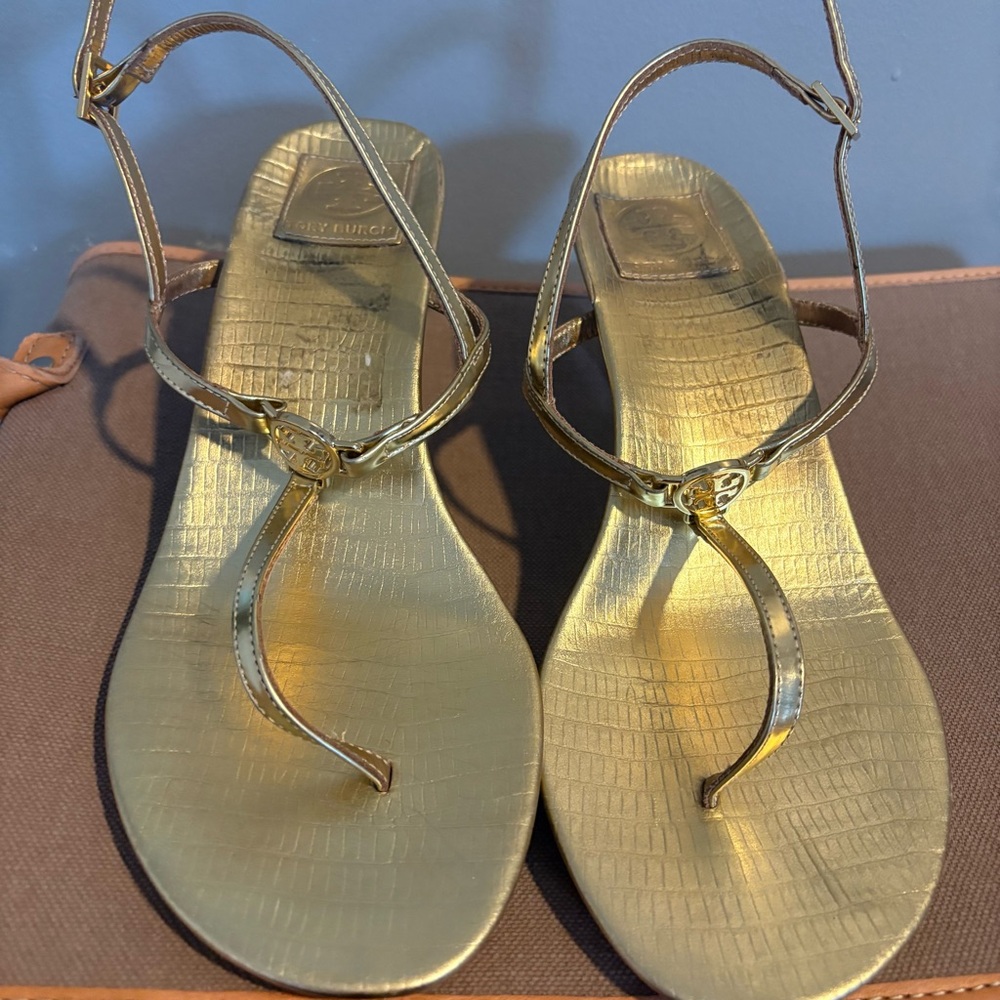 Tory Burch Gold Metallic Kitten Heels 10 Strappy - Picture 3 of 15